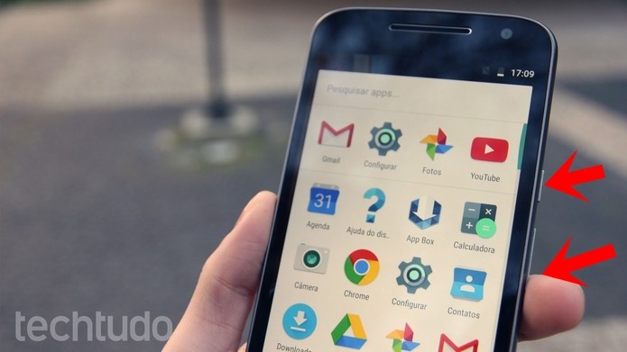 Botões físicos do Moto G4 devem ser pressionados por alguns segundos (Foto: Ana Marques/TechTudo)
