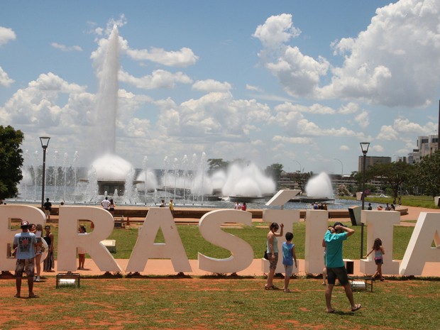 Fonte de Torre de TV, no centro de Brasília, em funcionamento (Foto: Toninho Tavares/Agência Brasilia)