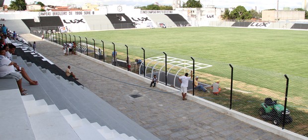 Presidente Vargas está quase pronto para jogos do Paraibano (Foto: Magnus Menezes / Jornal da Paraíba) Presidente Vargas está quase pronto para jogos do Paraibano (Foto: Magnus Menezes / Jornal da Paraíba)