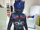 Claudia Leitte posta foto do filho vestido de robô