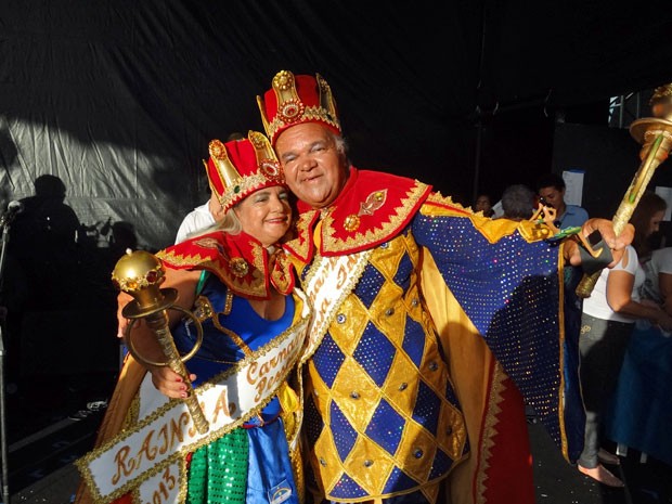 A rainha e o rei do carnaval da pessoa idosa do Recife 2013 (Foto: Priscila Miranda / G1)