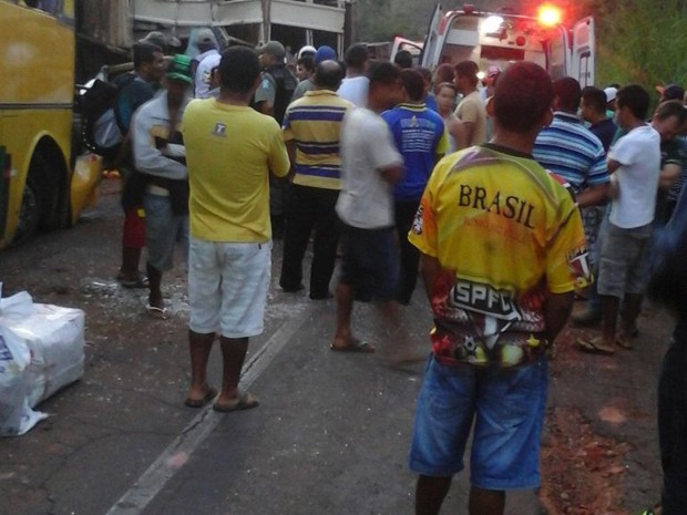 Acidente deixou três mortos e 18 feridos (Foto: Alessandro Guerra/ Rádio Cerrado FM)