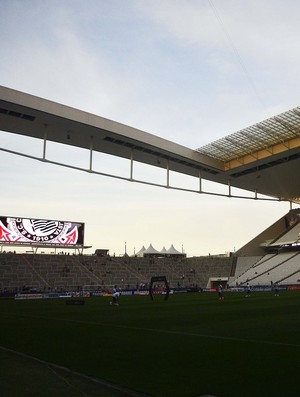 Com dívida e sem Libertadores, Timão tem desafio: encher a arena em 2017