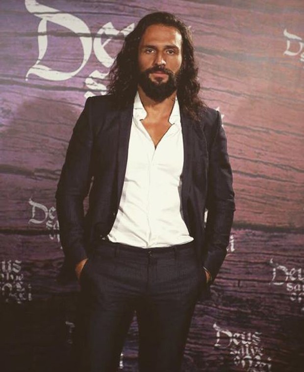 José Fidalgo na coletiva de Deus Salve o Rei (Foto: Reprodução/Instagram) José Fidalgo na coletiva de Deus Salve o Rei (Foto: Reprodução/Instagram)