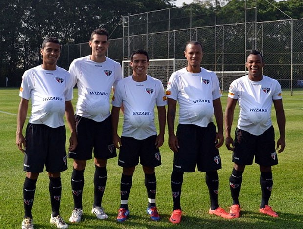 Cicero rhodolfo jadson luis fabiano fernandinho são paulo homenagem dia das mães (Foto: Divulgação / Site oficial do São Paulo)