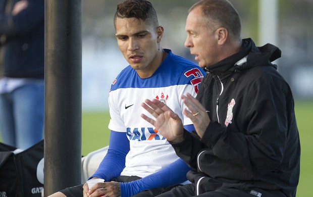 O Corinthians deve cometer uma loucura para segurar Guerrero?
