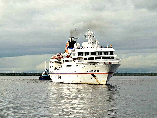 Chegada do M/S Hanseatic encerrou temporada de cruzeiros 2014/15 (Foto: Ingrid Anne/Manauscult)