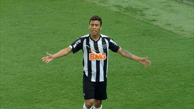 Marcos Rocha  deixou o campo bem exaltado de campo após a derrota para o Flamengo (Foto: Reprodução/TVGLOBO)