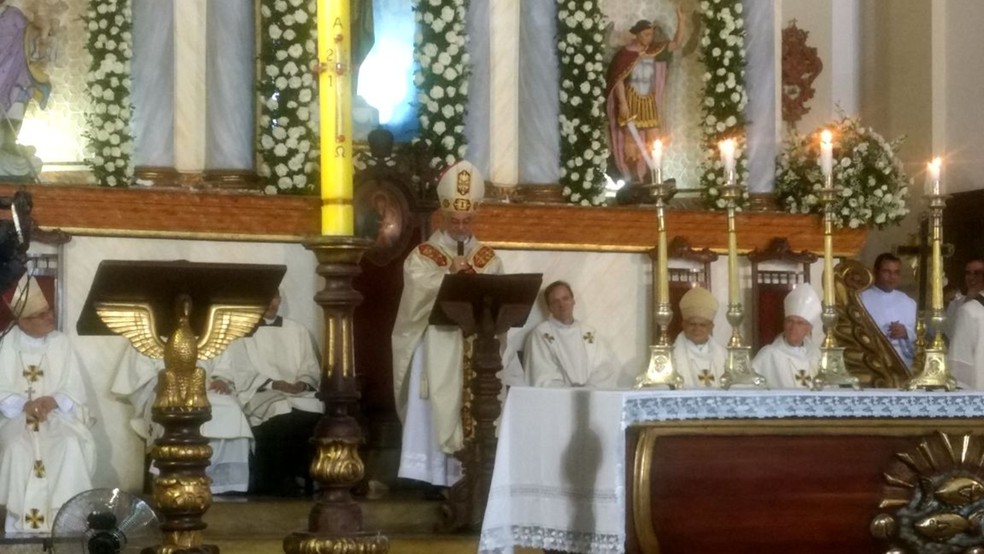 Novo arcebispo da Paraíba, Dom Manoel Delson, recebeu posse canônica na Catedral de Nossa Senhora das Neves (Foto: Tiago Bernardino/Jornal da Paraíba)