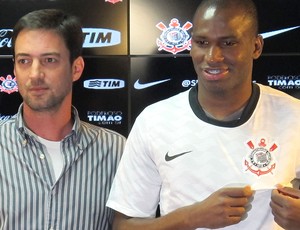 Corinthians apresenta o atacante Adilson  (Foto: Carlos Augusto Ferrari / Globoesporte.com)