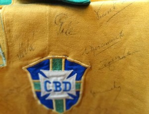 Camisa usada por Vavá na Copa do Mundo de 1962 (Foto: Jessica Mello/GLOBOESPORTE.COM)