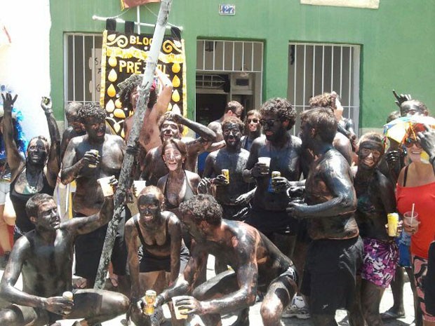 Grupo veio de Minas Gerais para passar o carnaval em Olinda (Foto: Lorena Aquino/G1)