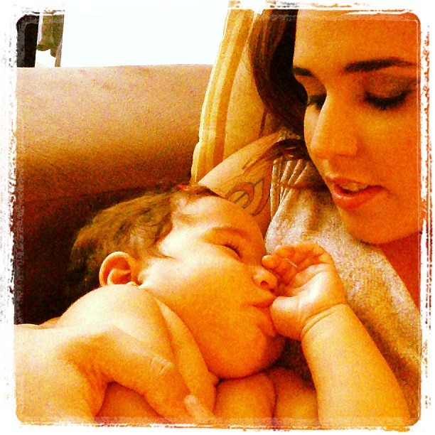 Perlla posta foto com a filha, Pérola (Foto: Instagram / Reprodução)