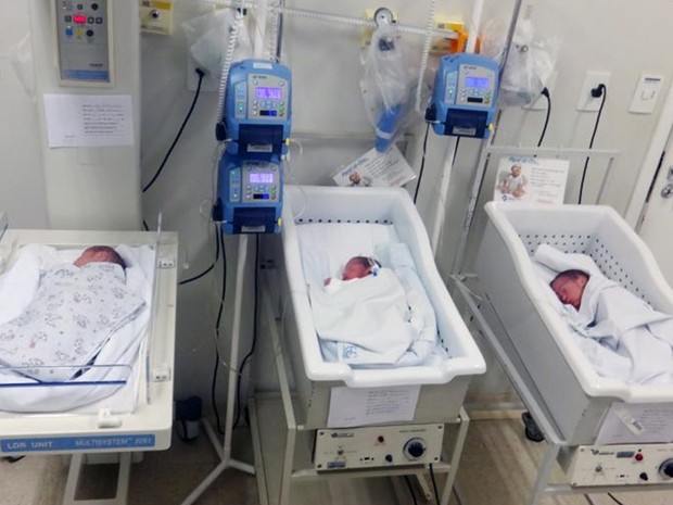 Trigêmeos nasceram em um intervalo de cinco minutos (Foto: Divulgação/Santa Casa de Votuporanga)