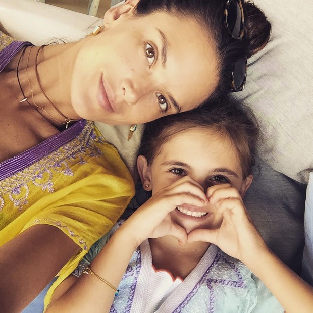 Alessandra Ambrosio com a filha (Foto: Instagram / Reprodução)