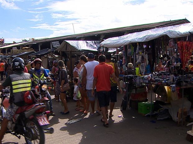 Feira atrai moradores de outros municípios para Itabaiana (Foto: Reprodução TV Sergipe)