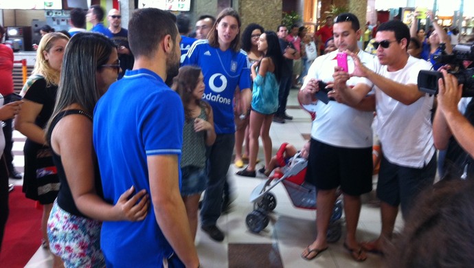 Seleção grega visita shopping em Aracaju (Foto: Felipe Martins/GloboEsporte.com/SE)