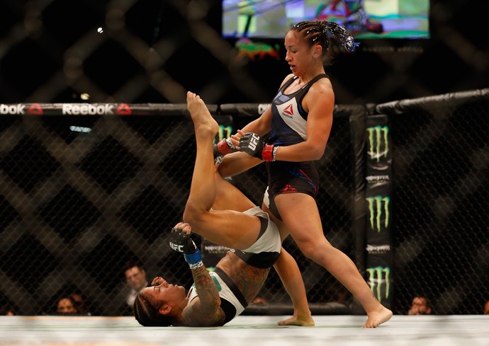 Carla Esparza, Juliana Lima, UFC 197, MMA (Foto: Getty Images)