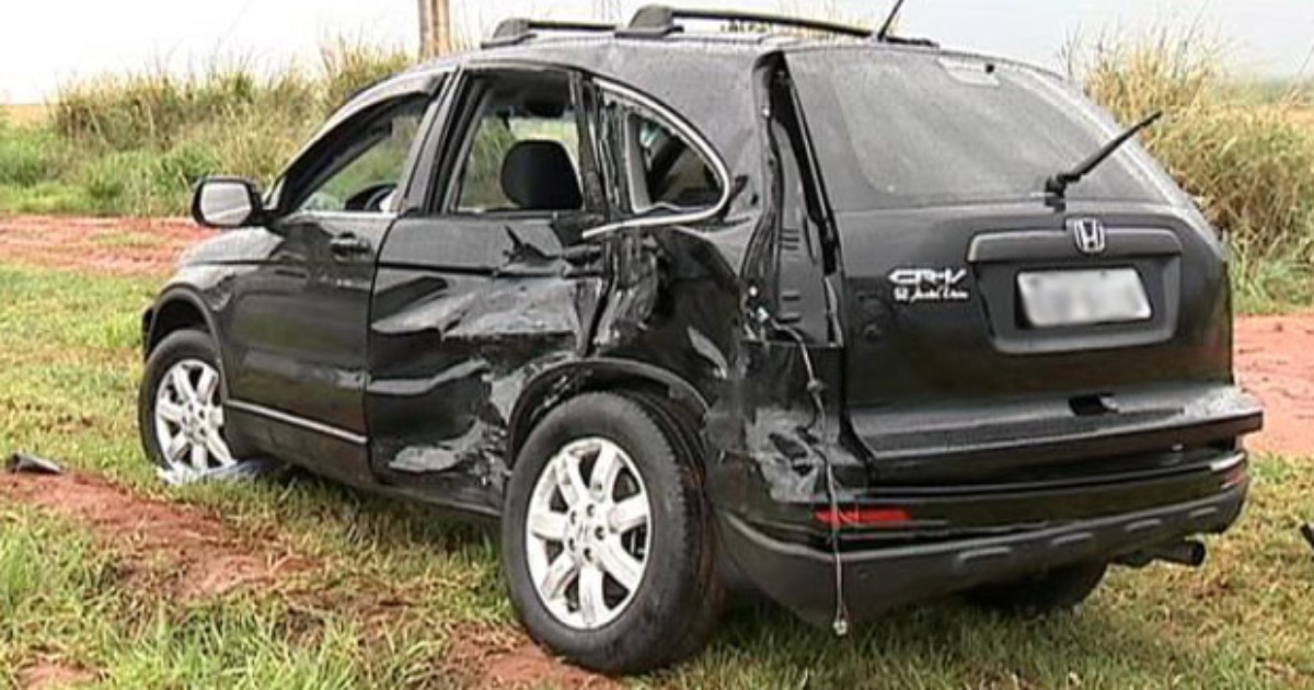 Acidente entre carro e van deixa oito pessoas feridas em Martinópolis - Globo.com