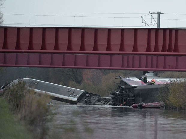 Trem de alta velocidade da TVG descarrila neste sÃ¡bado (14) (Foto: AFP)