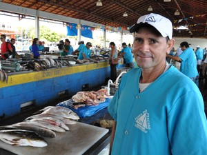 Venda de peixe em Santarém (Foto: Zé Rodrigues/TV Tapajós)