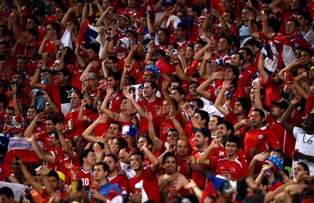 Torcida fez a seleção do Chile se sentir jogando em casa, no Maracanã (Foto: David Ramos/Getty Images)