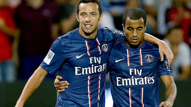 Lucas e Nene na partida do PSG contra o Lekhwiya (Foto: Reuters)