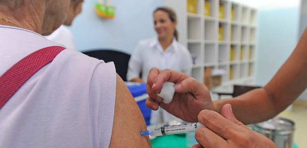 Campanha de vacinação contra a gripe começa nesta segunda-feira (17) (Foto: Agência Brasil)