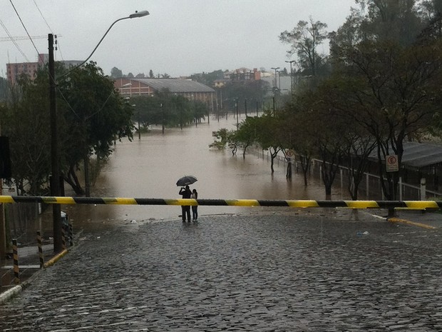 G1 - Com Chuva Intensa, Defesa Civil Contabiliza Desalojados No RS ...