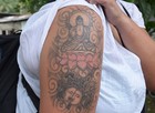Turista é detida no Sri Lanka 
por tatuagem (Lakruwan Wanniarachchi/AFP)