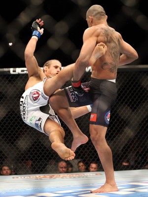 UFC Renan Barão e Urijah Faber (Foto: Joe Camporeale / USA TODAY Sports / Reuters)