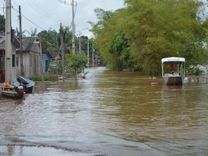 Rio Machado atingiu seis bairros em Ji-Paraná (Foto: Pâmela Fernandes/G1)