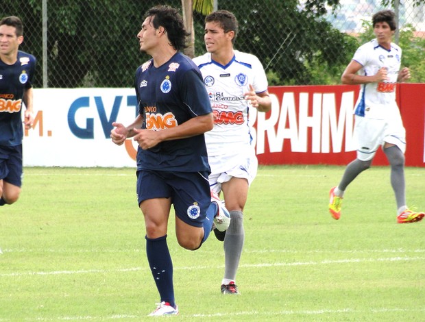 Ricardo Goulart em treino do Cruzeiro (Foto: Ana Paula Dias)