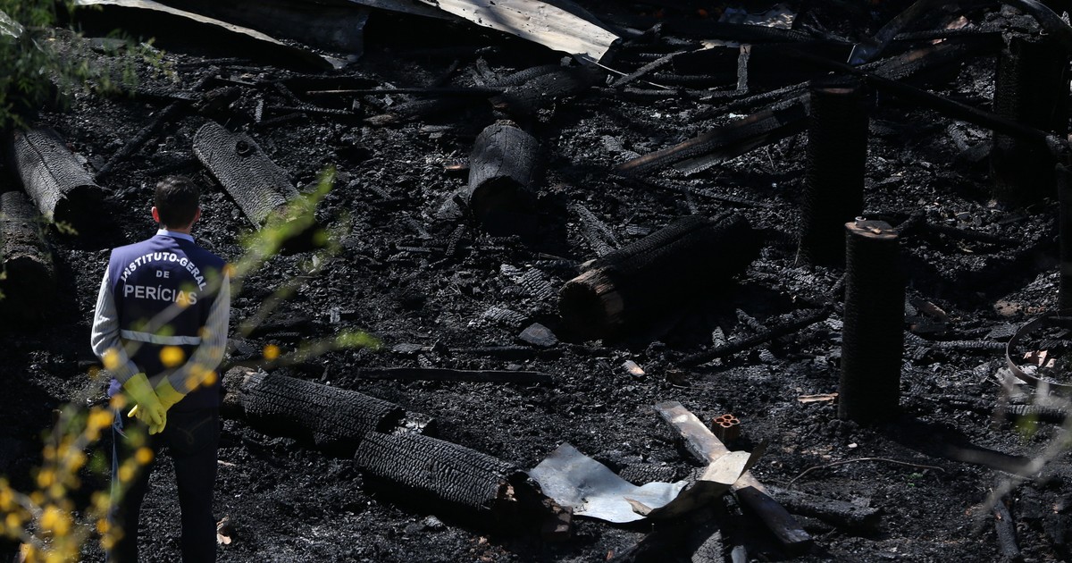 G1 'Ficará mais bonito', diz membro de mutirão para reparar CTG incendiado notícias em Rio