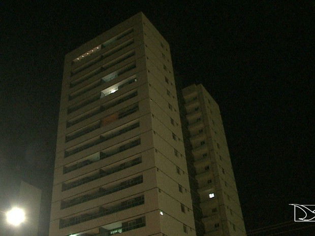 Oitavo e décimo andares de apartamento em São Luís também apresentaram focos de incêndio (Foto: Reprodução/TV Mirante)