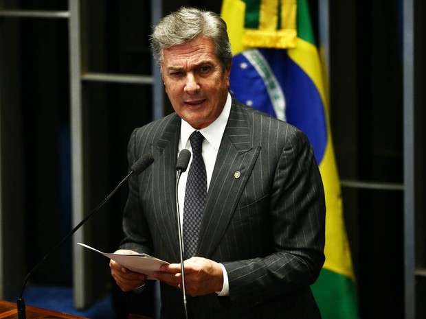 O senador Fernando Collor (PTC-AL) discursa na sessão da votação do processo de impeachment da presidente Dilma no Senado, em Brasília (Foto: Wilton Junior/Estadão Conteúdo)