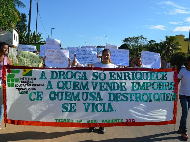 Protesto Cruzeiro do Sul (Foto: Genival Moura/G1)