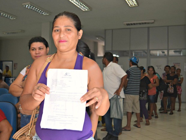 Elizângela Ramos, de 38 anos, veio de Manaus só para ser atendida em Rio Branco (Foto: Caio Fulgêncio/G1)