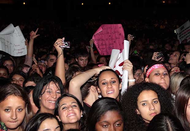 Fãs enlouquecem com o show de Luan Santana (Foto: Orlando Oliveira/ Agnews)
