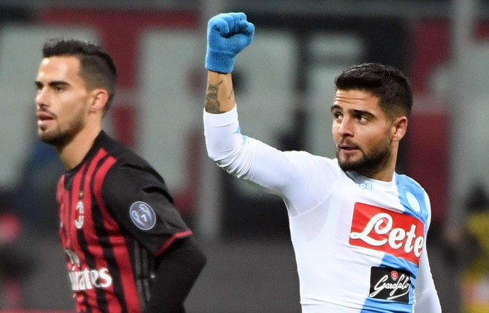 Insigne comemora gol do Napoli sobre o Milan (Foto: efe)