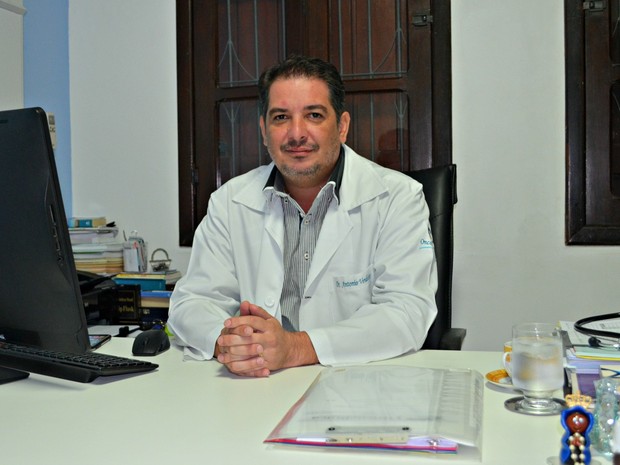 No Acre, estudo é desenvolvido pelo médico oncologista Antônio Vendette (Foto: Caio Fulgêncio/G1)