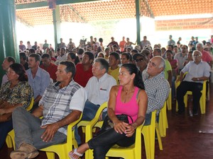 Agricultores familiares acompanharam na Emater evento sobre o Pronaf (Foto: Hosana Morais/G1)