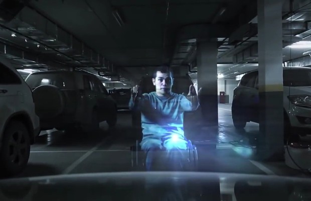 Holograma feito na Rússia alerta motoristas que param em vagas de deficientes (Foto: Divulgação) Holograma feito na Rússia alerta motoristas que param em vagas de deficientes (Foto: Divulgação)
