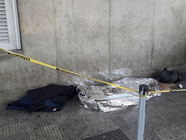 Morador de rua é encontrado morto na estação Belém do Metrô, em São Paulo (Foto: Eduardo Xavier/Arquivo pessoal)