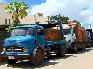 Situação caçambeiros Juiz de Fora (Foto: Reprodução/TV Integração)