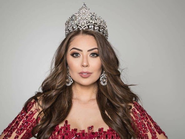 Mariana foi coroada Miss Araranguá um dia após defesa de TCC (Foto: Arthur Andrade/Arquivo Pessoal)