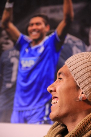 Autor de golaço pela Seleção, Firmino abre casa e revela: 'Sou corintiano'