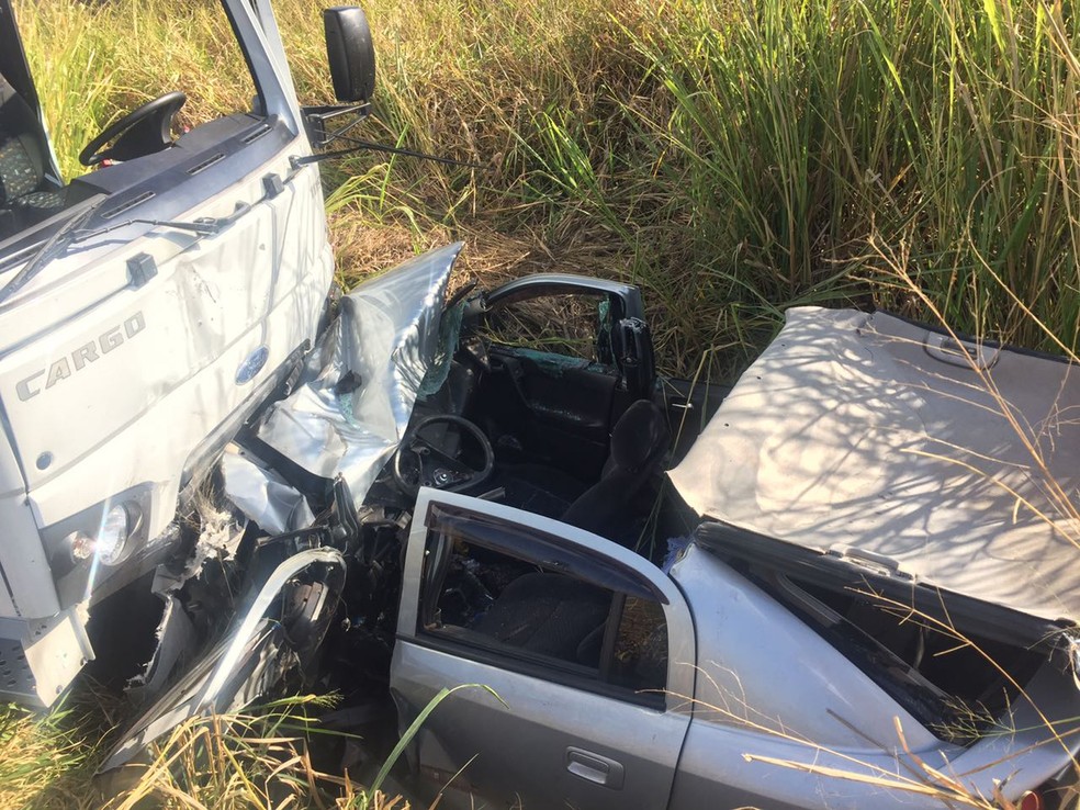 Acidente ocorreu nesta quarta-feira (12), na Rodovia da Integração (Foto: Murilo Zara/TV Fronteira)
