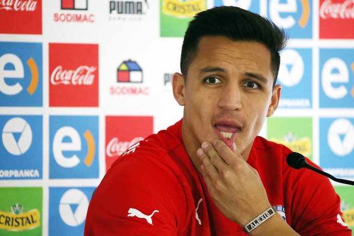 Craque do Chile elogia a dedicação de Valdivia e pede: 