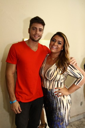 Preta Gil e o namorado, Rodrigo Godoy, em show no Rio (Foto: Cláudio Andrade/ Foto Rio News)